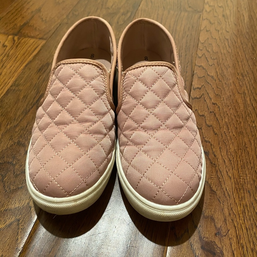 Time and Tru Pink slip ons